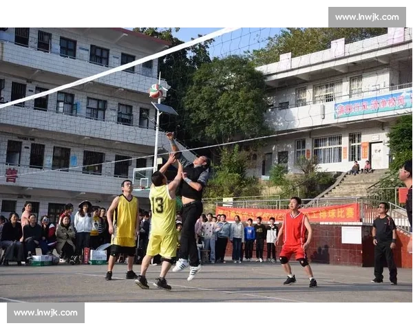 激情四溢的绿茵场上，我们奋勇拼搏共同追逐胜利的梦想